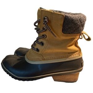 Sorel boots size 7 rubber waterproof quilted felt tan leather Cabincore